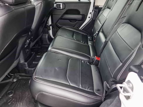 Used 2022 Jeep Wrangler Unlimited Sahara AWD/4WD image 17