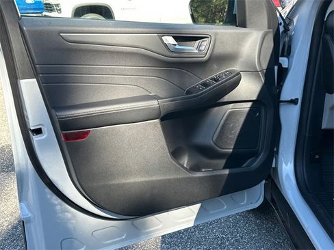 New 2025 Ford Escape Base w/ Class II Trailer Tow Package image 10