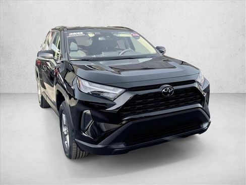 Used 2025 Toyota RAV4 XLE AWD/4WD image 3