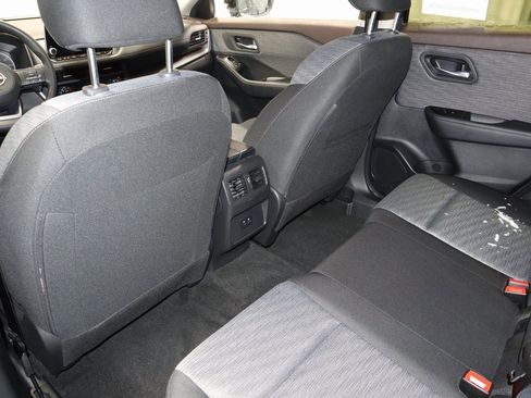 Certified 2023 Nissan Rogue SV image 23