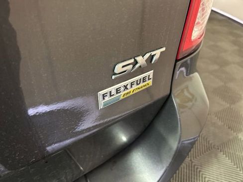 Used 2018 Dodge Grand Caravan SXT FWD image 4
