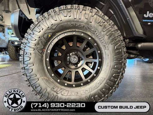 Used 2024 Jeep Wrangler Unlimited AWD/4WD image 23