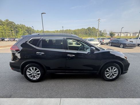 Used 2020 Nissan Rogue S w/ Special Edition Package FWD image 7