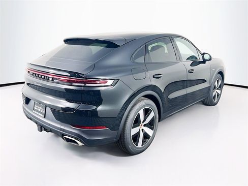 New 2026 Porsche Cayenne Base image 9