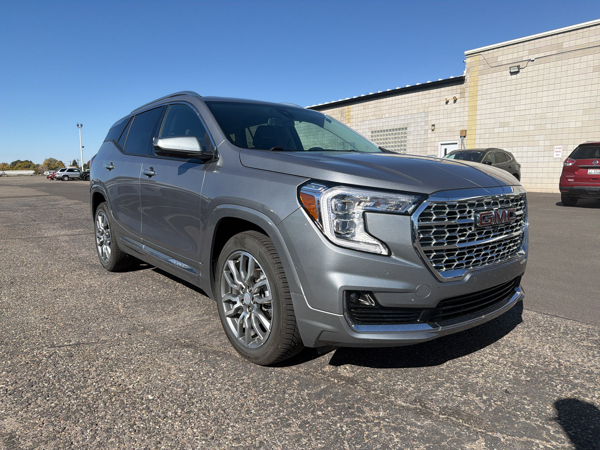Used 2023 GMC Terrain Denali AWD/4WD image 7