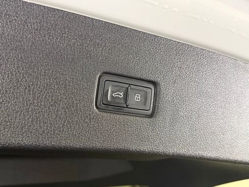 New 2026 Audi SQ8 Premium Plus image 43