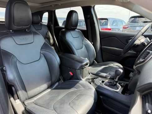 Used 2015 Jeep Cherokee Limited w/ Technology Group FWD image 11