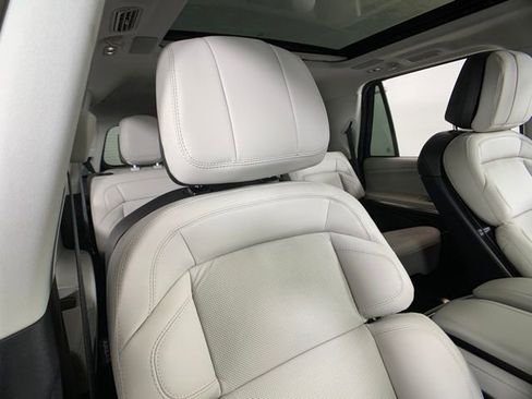 New 2025 Lincoln Navigator Reserve image 27