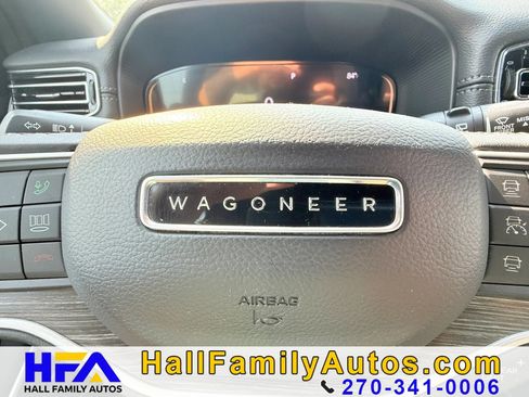 Used 2024 Jeep Wagoneer L Series II w/ Flexible Seating Group AWD/4WD image 18