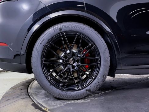 New 2025 Porsche Cayenne Turbo image 24