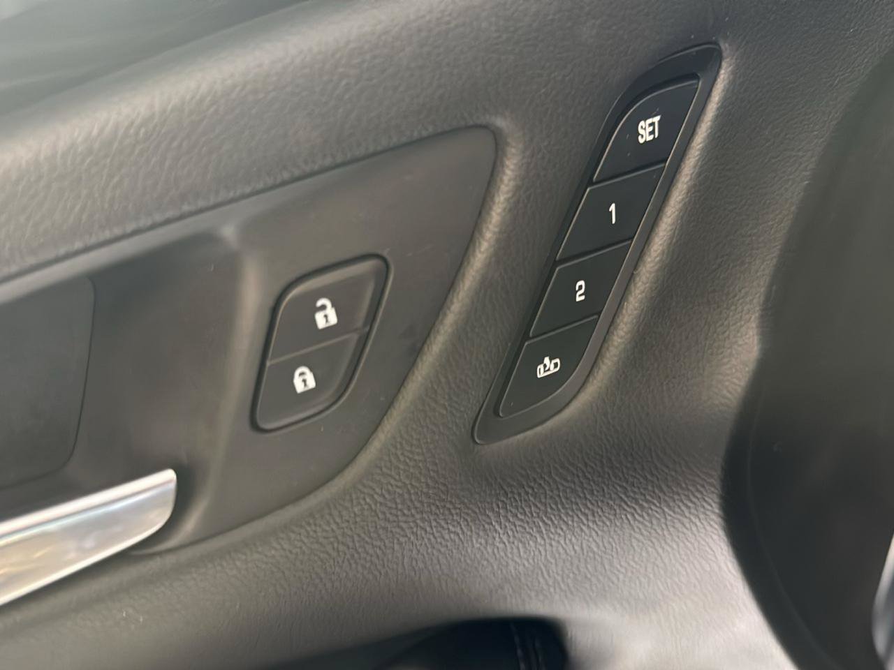 Used 2019 Buick Envision Premium w/ Driver Confidence Package AWD/4WD image 9