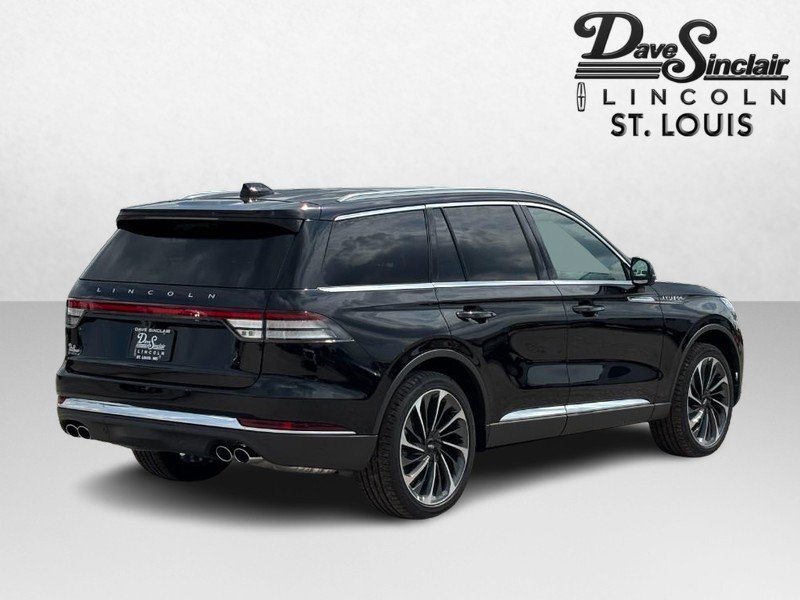New 2026 Lincoln Aviator Reserve AWD/4WD image 3