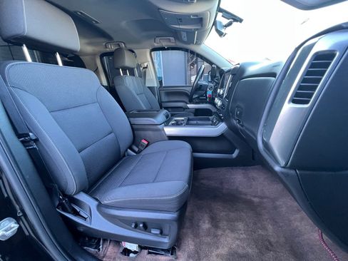 Used 2018 Chevrolet Silverado 1500 LT w/ Redline Edition AWD/4WD image 18