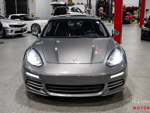 Used 2016 Porsche Panamera 4 Edition image 8