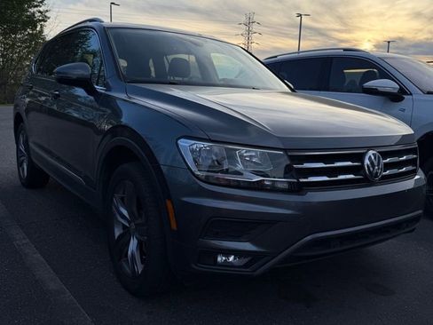 Used 2020 Volkswagen Tiguan SEL image 9