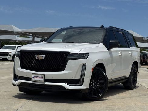 Used 2021 Cadillac Escalade Sport w/ Driver Assist Tech Package AWD/4WD image 2