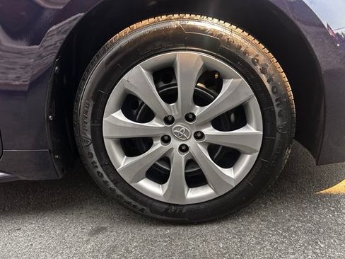 Used 2025 Toyota Corolla LE FWD image 31