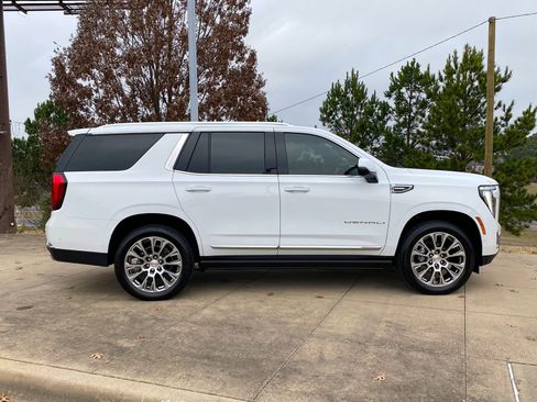 Used 2025 GMC Yukon Denali w/ Denali Reserve Package image 7