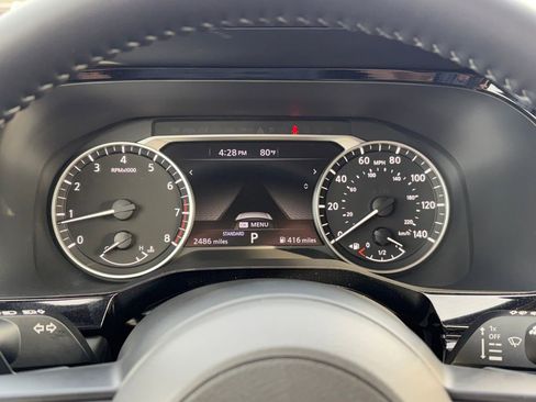 Used 2025 Nissan Pathfinder SV image 14