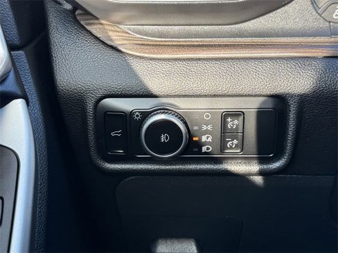 Certified 2023 Ford Explorer Limited w/ Limited Technology Package image 24