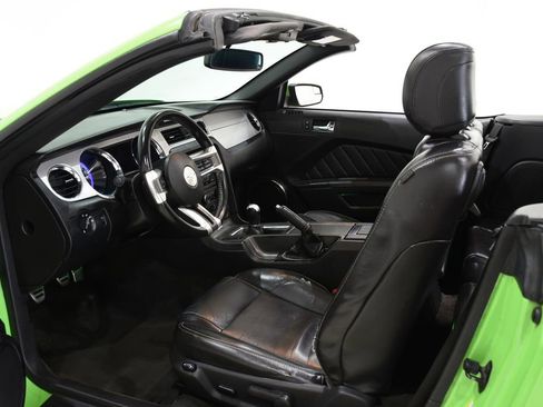 Used 2013 Ford Mustang Premium image 23