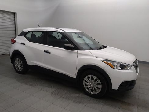 Used 2020 Nissan Kicks S FWD image 11
