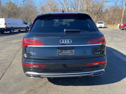 Used 2021 Audi Q5 e Premium w/ Convenience Package image 3