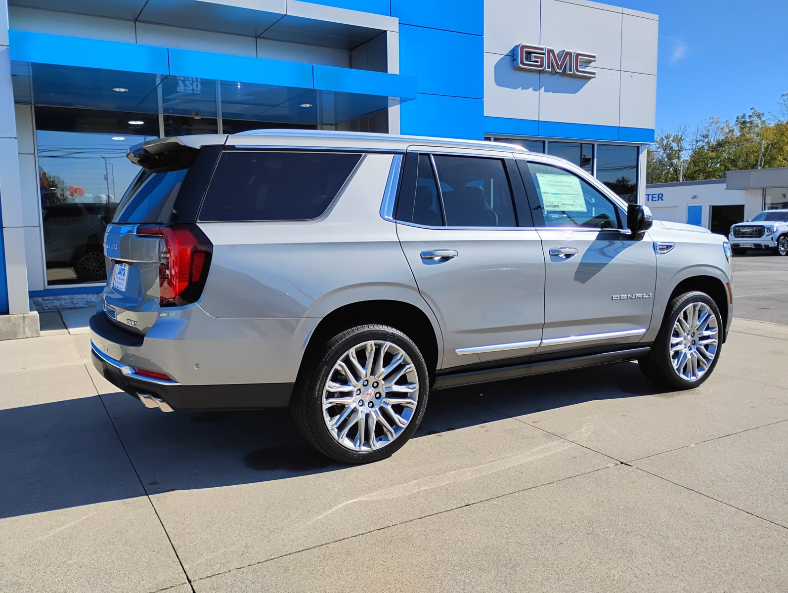 New 2027 GMC Yukon Denali w/ Denali Reserve Package AWD/4WD image 6