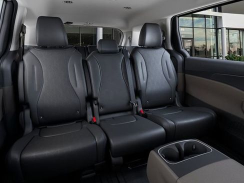 New 2026 Kia Carnival FWD image 17