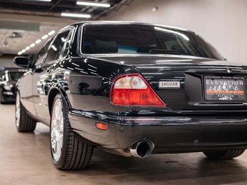 Used 2002 Jaguar XJ8 RWD image 33