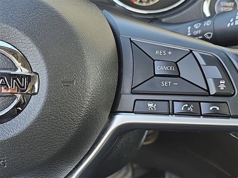 Used 2018 Nissan Rogue Sport SL w/ SL Premium Package image 17