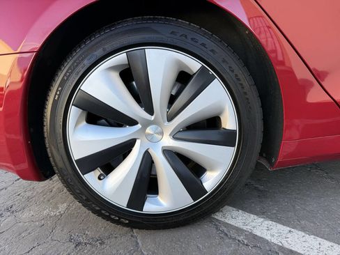 Used 2020 Tesla Model S Long Range Plus image 33