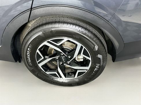 Used 2025 Kia Sportage LX image 11