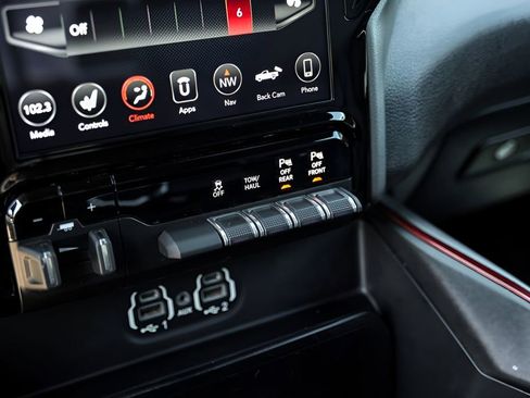 Used 2020 RAM 1500 Rebel w/ Rebel Level 2 Equipment Group AWD/4WD image 21