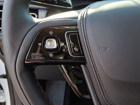 New 2026 Lincoln Aviator AWD image 18