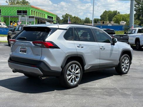 Used 2022 Toyota RAV4 Limited FWD image 3