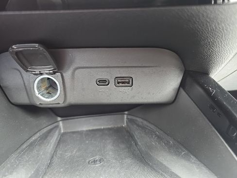 Certified 2024 Chevrolet Trax RS w/ Sunroof Package FWD image 16