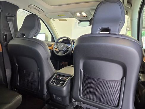 Certified 2023 Volvo XC90 B6 Plus AWD/4WD image 24
