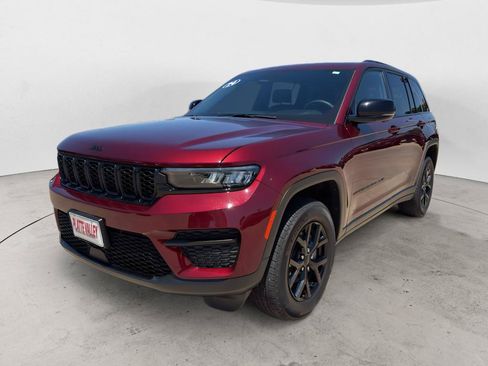 Used 2024 Jeep Grand Cherokee Altitude AWD/4WD image 1