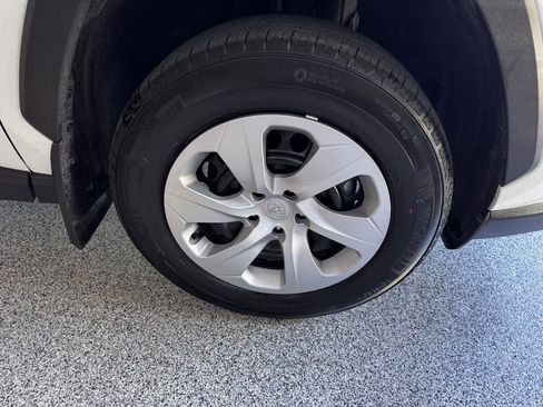Certified 2025 Toyota RAV4 LE AWD/4WD image 10