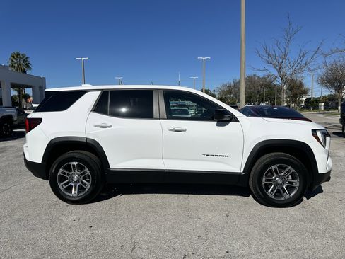 Used 2025 GMC Terrain Elevation image 4