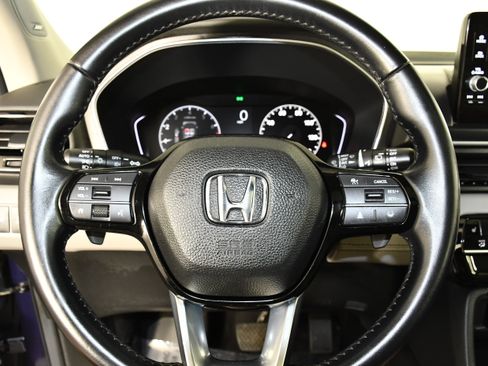 Used 2025 Honda Pilot Touring image 19
