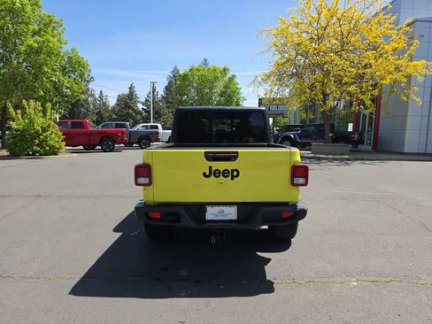 Used 2023 Jeep Gladiator Sport AWD/4WD image 4