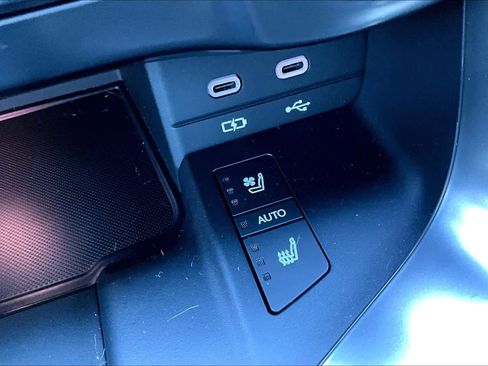 Used 2025 Lexus LX 600 4WD w/ Accessory Package (Z1) image 35