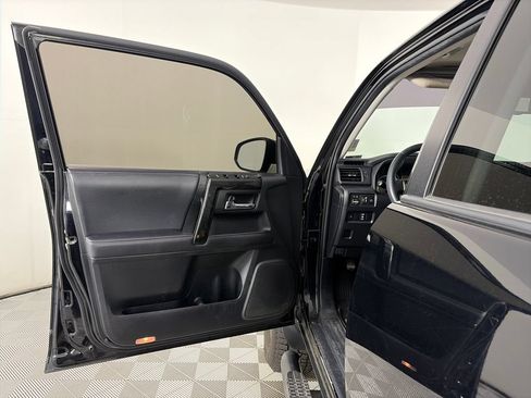 Used 2020 Toyota 4Runner TRD Off-Road Premium w/ Moonroof Package AWD/4WD image 10