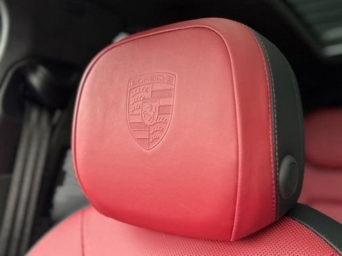 Used 2026 Porsche Cayenne GTS AWD/4WD image 33