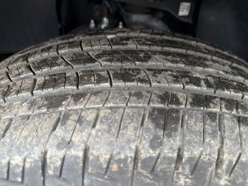 Used 2023 Nissan Frontier SV w/ SV Convenience Package image 28