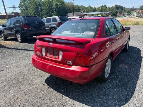 Used 2005 Nissan Sentra 1.8 S w/ (J01) Sunroof Pkg FWD image 10