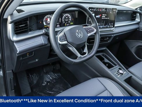 Used 2026 Volkswagen Tiguan SE AWD/4WD image 4