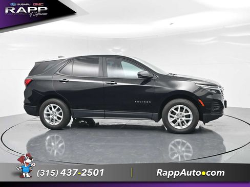 Used 2023 Chevrolet Equinox LS AWD/4WD image 3